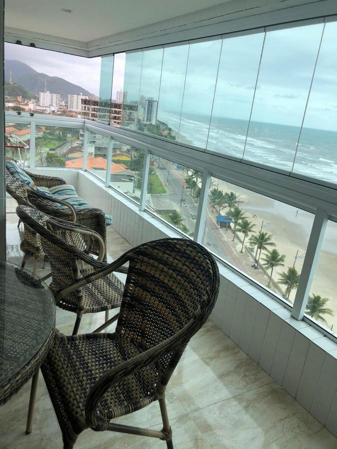 Mongaguá com vista para o Mar pé na areia Exterior foto