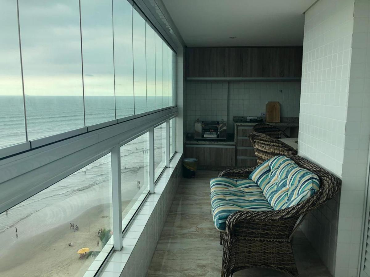Mongaguá com vista para o Mar pé na areia Exterior foto