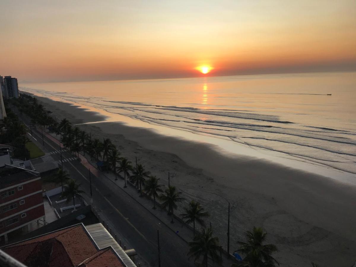 Mongaguá com vista para o Mar pé na areia Exterior foto