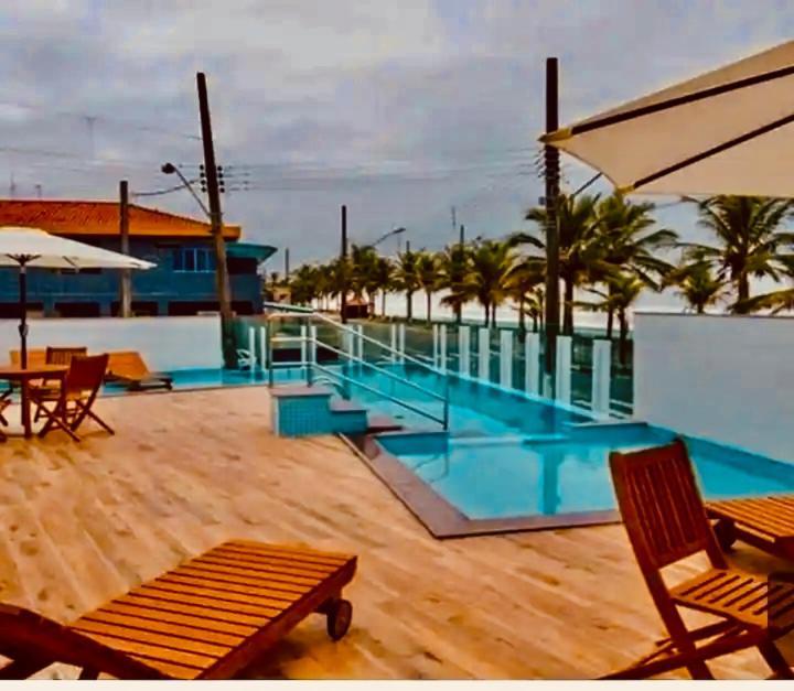 Mongaguá com vista para o Mar pé na areia Exterior foto